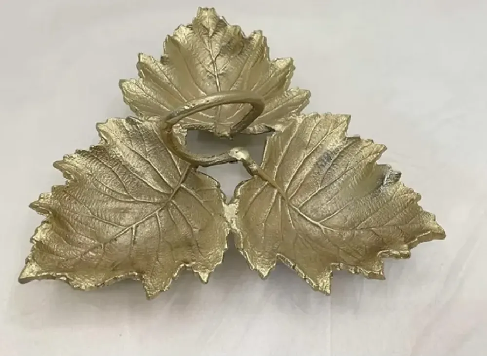 5148 – Tripod Leaf Bowl
